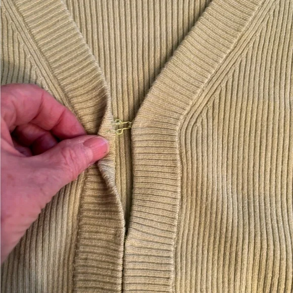 Ardene Ribbed Knit Shrug in light Sage Green - Picture 5 of 12